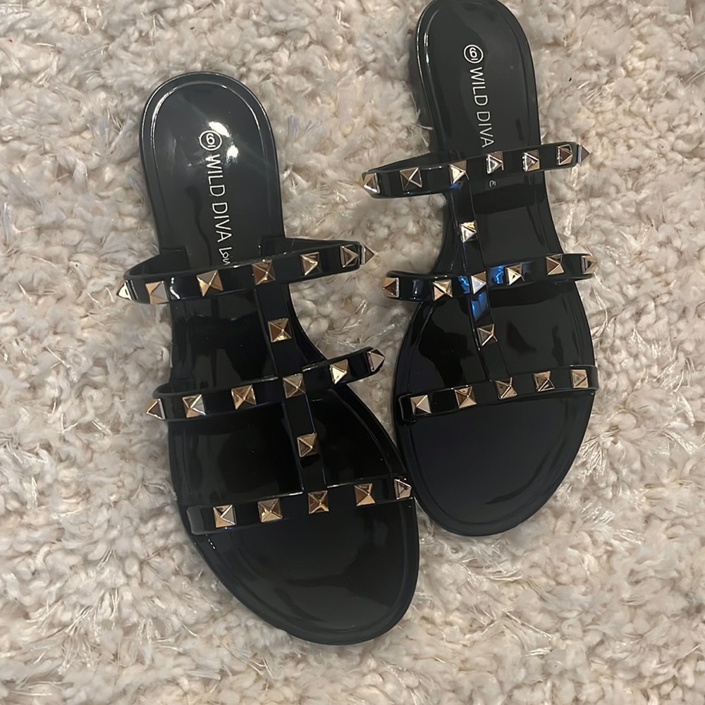 Wild Diva- drive you wild flat sandal